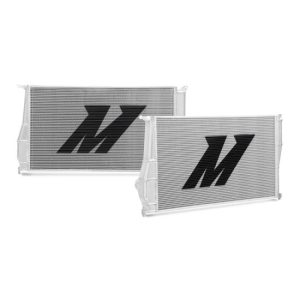 Mishimoto aluminium performance radiateur handgeschakeld passend voor BMW E82, E88, E90, E91, E92 en E93 135i 335i 2006 - 2013
