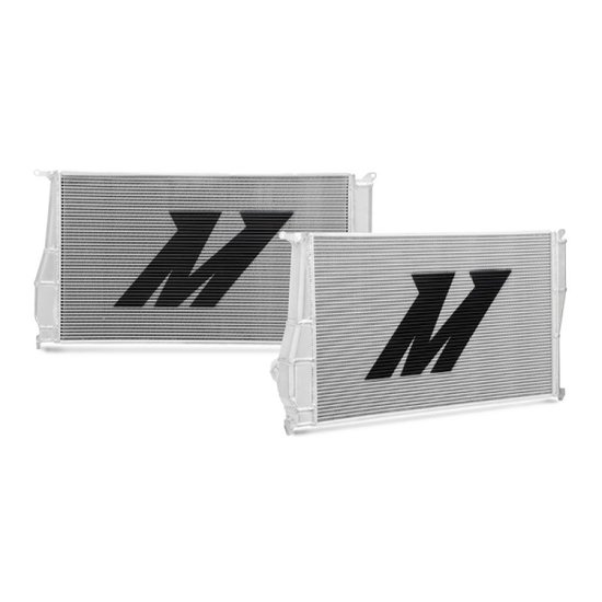 Mishimoto aluminium performance radiateur handgeschakeld passend voor BMW E82, E88, E90, E91, E92 en E93 135i 335i 2006 - 2013